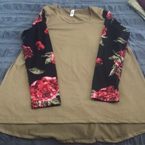 LulaRoe Long Sleeve "Lynnae"